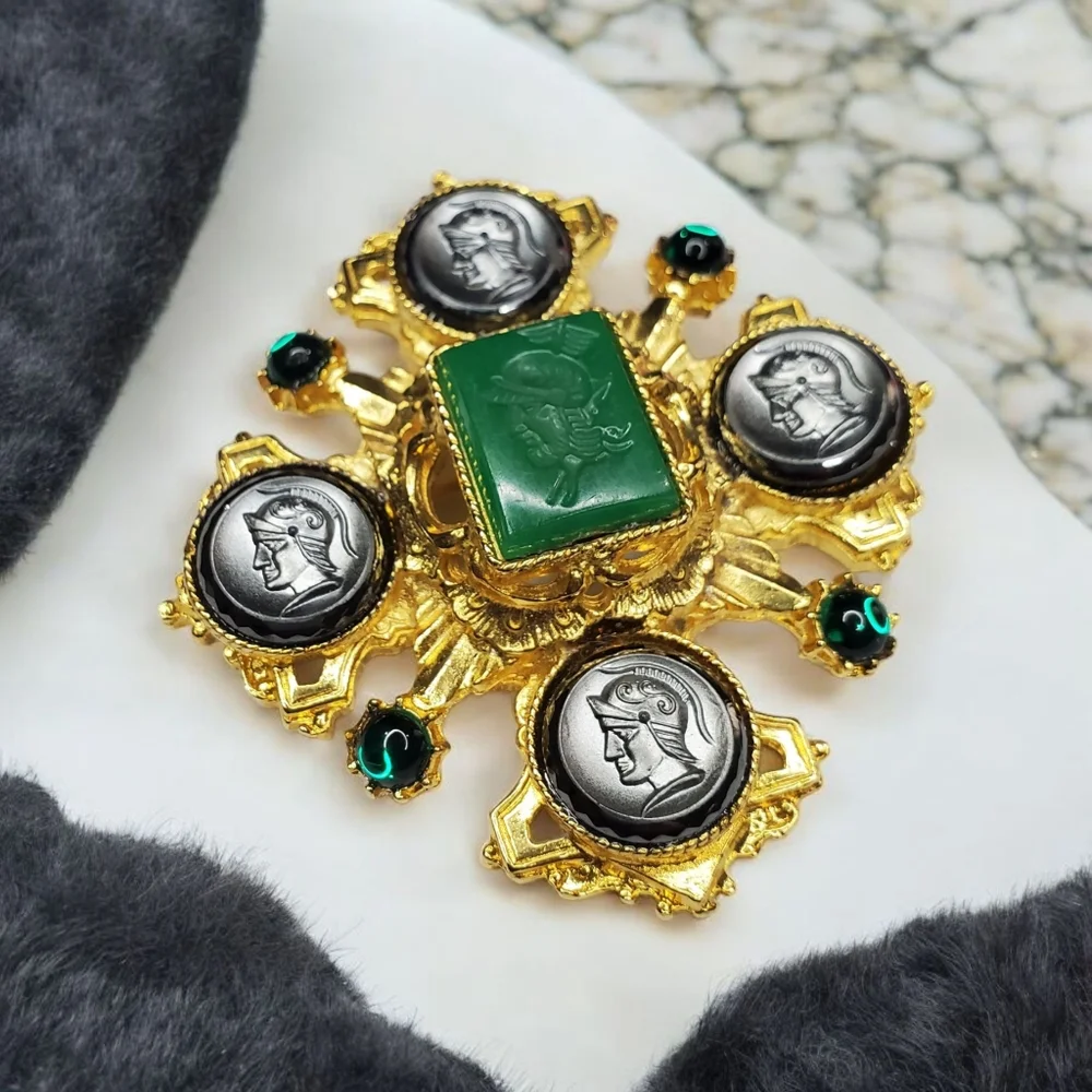 FLORENZA Rare Intaglio Glass Etruscan Gladiator Maltese Cross Brooch